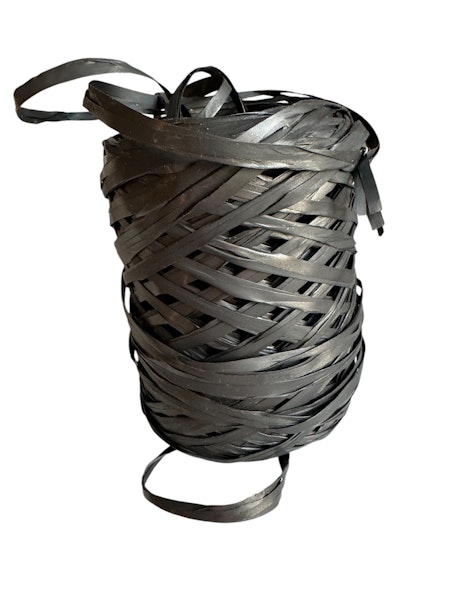 Svart presentsnöre