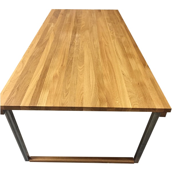 Matbord med stålställning