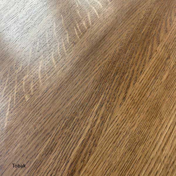 Runt matbord tillverkat i ek