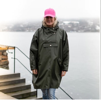 Regnponcho i oliven fra Rosenvinge