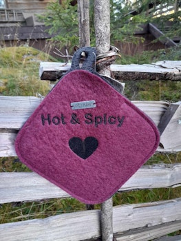 Grytekluter i ull «Hot & Spicy»
