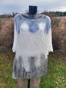 Bluse i batikk