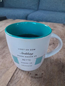 Kopp «livet er som strikking noen dager er rette og andre er vrange»