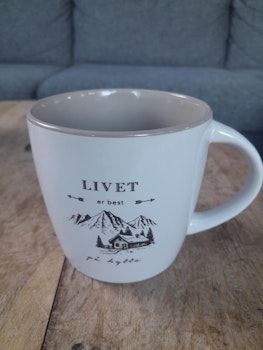 Kopp «livet er best på hytta»