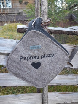 Grytekluter i ull «pappas pizza»