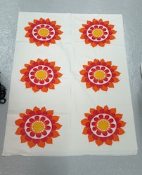 Duk med orange blommor, retro