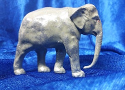 Elefant i metall