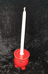 Guldkroken röd ljusstake med kulfötter