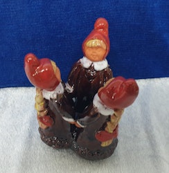 Dansande jul flickor i keramik märk MO