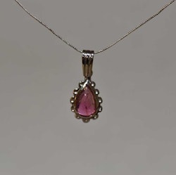Vitguldshänge med rosa turmalin