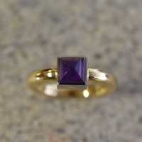 Guldring med ametist
