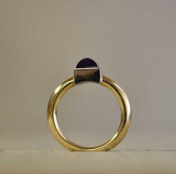 Guldring med ametist