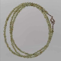 Halsband med peridoter