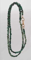 Halsband med smaragder