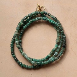 Halsband med smaragder