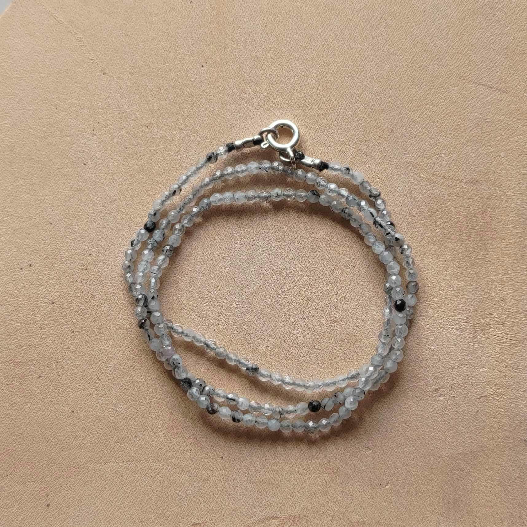 Halsband med rutilkvart