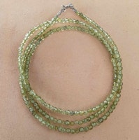 Halsband med peridoter