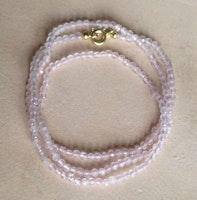 Halsband med rosenkvarts