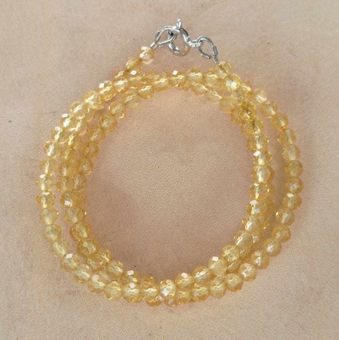 Halsband med citriner