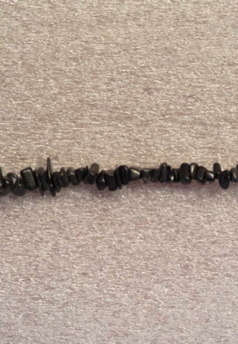 Halsband med olika stenar, lite blandat