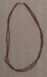 Halsband med äkta granater