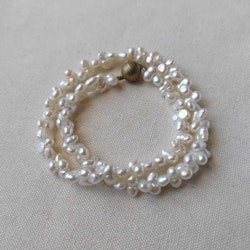 Pärlhalsband med "tvilling" pärlor
