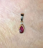 Rubinhänge med diamant