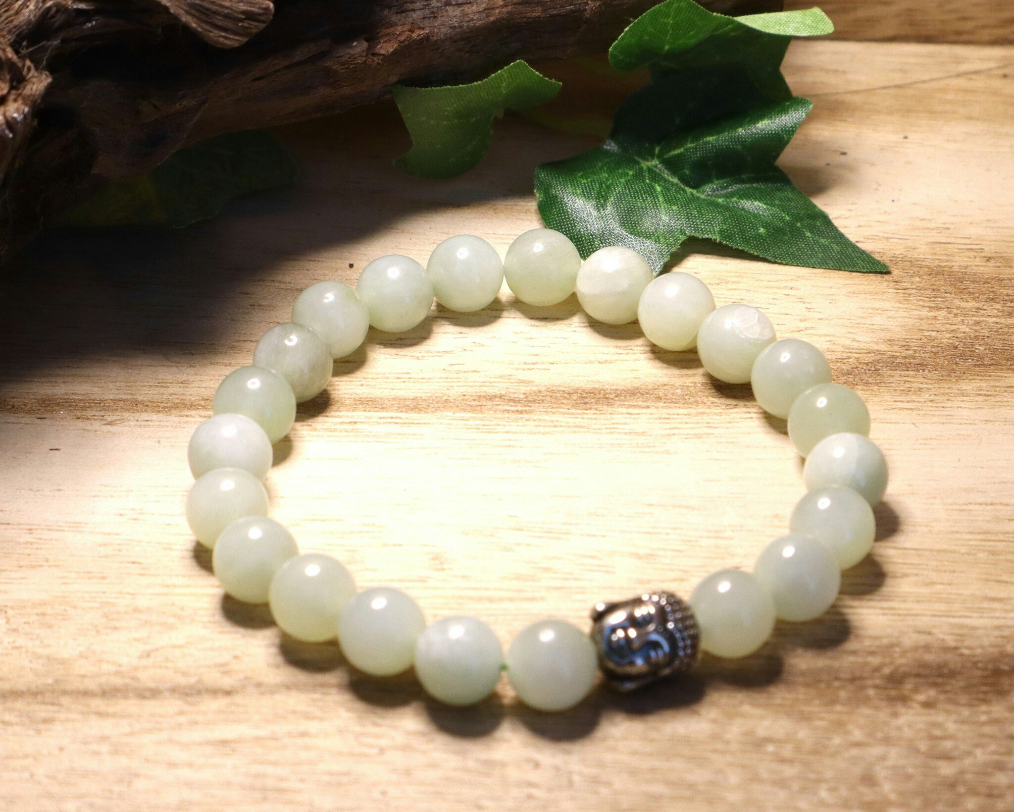 Armband i olika stenar eller kristaller