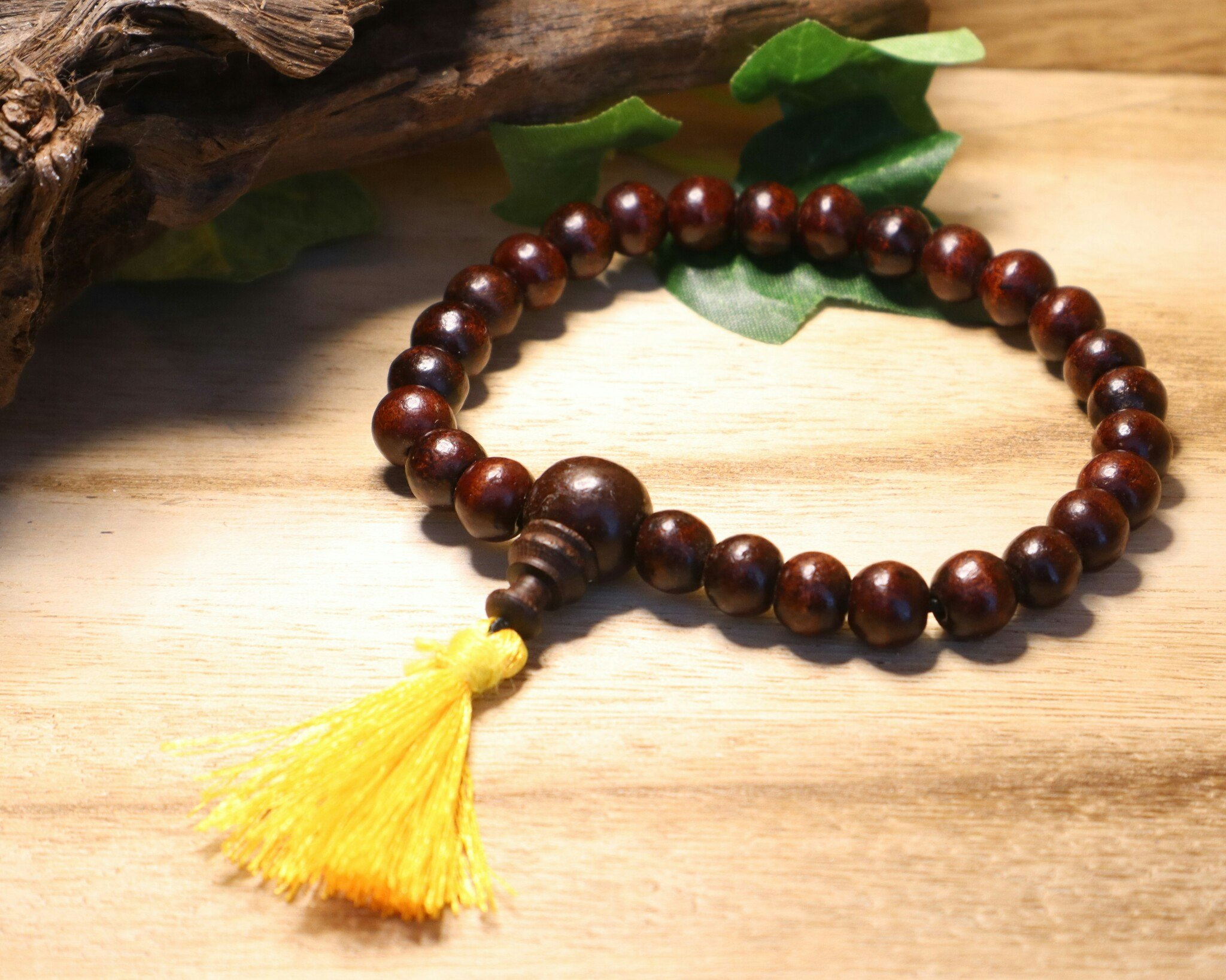Armband i olika stenar eller kristaller