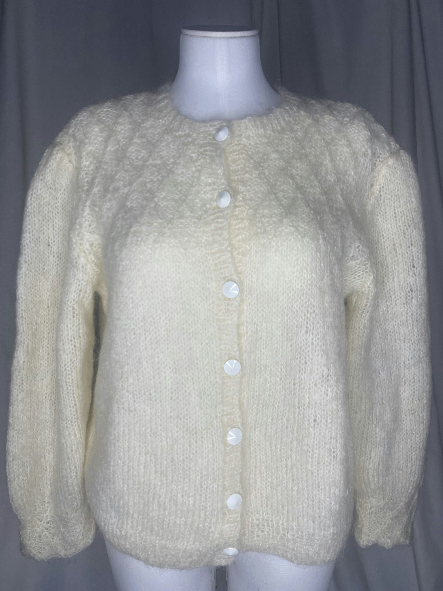 Handstickad vintage kofta i ylle