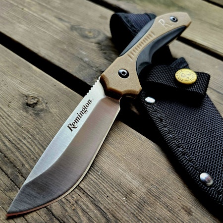 Remington Jaktkniv optimerad för jakt och småvilt.