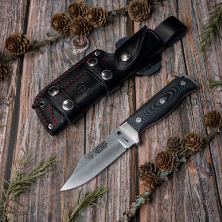 Cudeman MT-I Jaktkniv med svart micarta handtag med röda liners