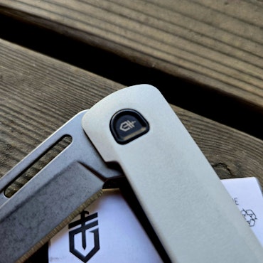 EDC Fällkniv Gerber Affinity Framelock Silver