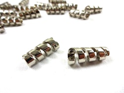 S643 Snörände spiral 4 mm silver (20/100 st/ fp)