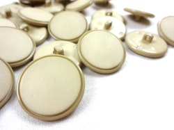 K023 Knapp 23 mm beige