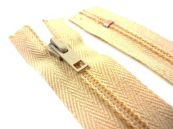 D106 Blixtlås 12 cm 4 mm spiral ej delbar ljusbeige
