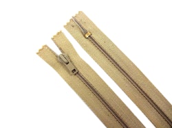 D106 Blixtlås 12 cm 4 mm spiral ej delbar beige