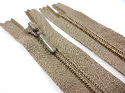 D105 Blixtlås 12 cm Opti 4 mm spiral ej delbar beige