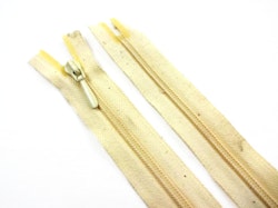 D105 Blixtlås 12 cm Opti 4 mm spiral ej delbar ljusbeige