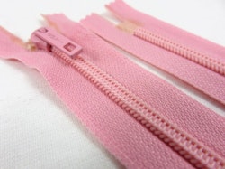 D104 Blixtlås 16 cm Opti 4 mm spiral ej delbar rosa