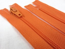 D072 Blixtlås 18 cm Opti 4 mm spiral ej delbar orange
