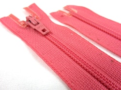 D072 Blixtlås 18 cm Opti 4 mm spiral ej delbar rosa