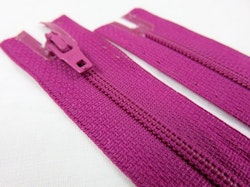 D072 Blixtlås 20 cm Opti 4 mm spiral ej delbar mörkcerise