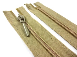 D105 Blixtlås 22 cm Opti 4 mm spiral ej delbar beige
