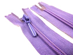 D105 Blixtlås 20 cm Opti 4 mm spiral ej delbar lila