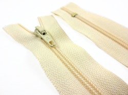 D120 Blixtlås 55 cm 4 mm spiral ej delbar ljusbeige