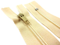 D115 Blixtlås 18 cm 4 mm spiral ej delbar ljusbeige