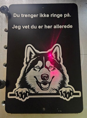 Husky dørskilt