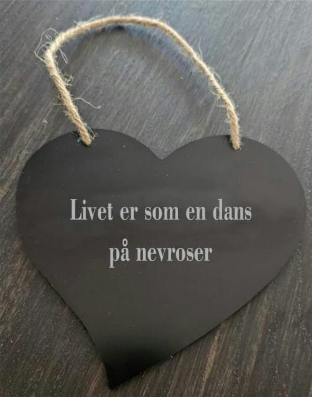 Livet er som en dans på nevroser