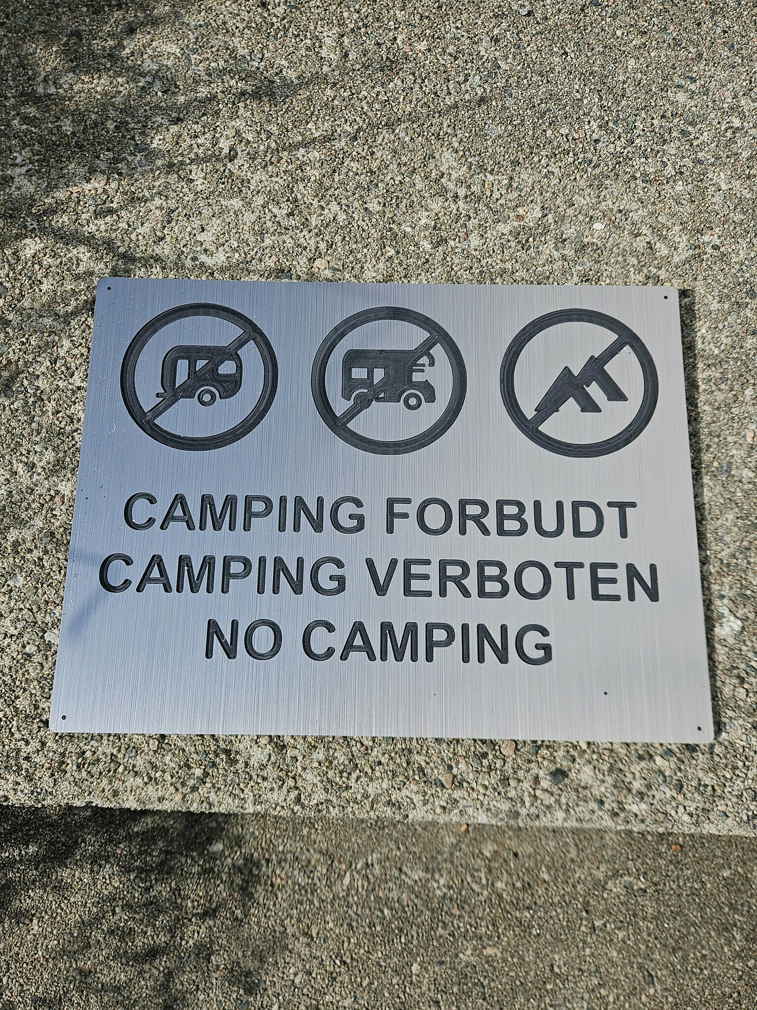 Camping forbudt skilt